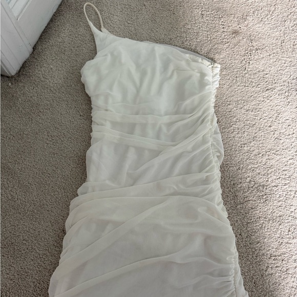 Princess Polly Dresses & Skirts - Princess Polly Strapless White Ruched Chiffon Dress